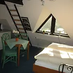 Altes Zollhaus Am Klinikum Hotel Lübeck
