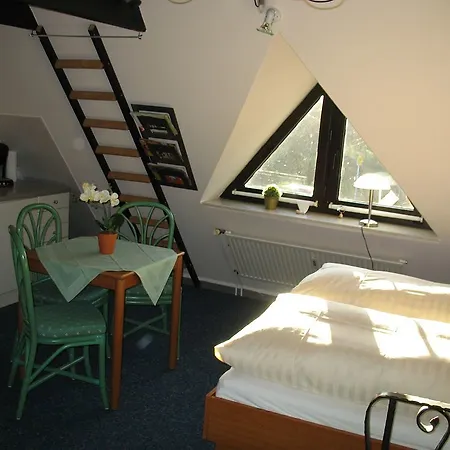 Altes Zollhaus Am Klinikum Hotel Lubeck