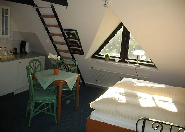 Altes Zollhaus Am Klinikum Hotel Lubeck