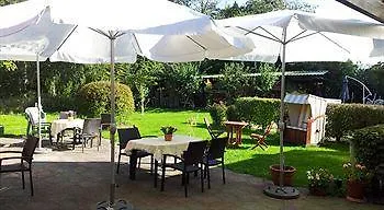 Altes Zollhaus Am Klinikum מלון ליבק