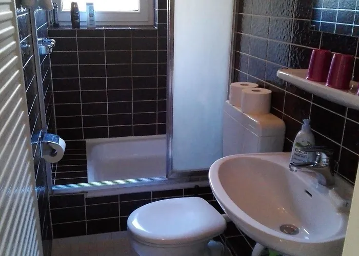 Altes Zollhaus Am Klinikum Hotel Lubeck